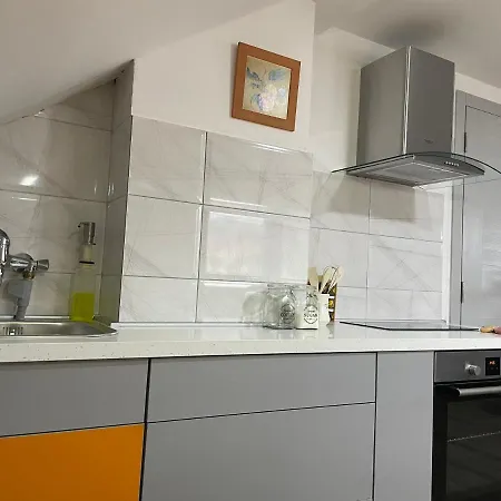 Delfin Apartment *